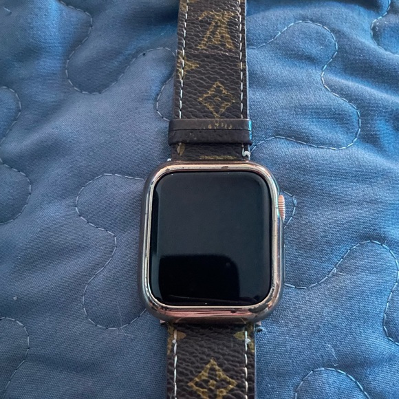 14k gold plated apple smart watch with Louis Vuitton leather band - Picture 3 of 4